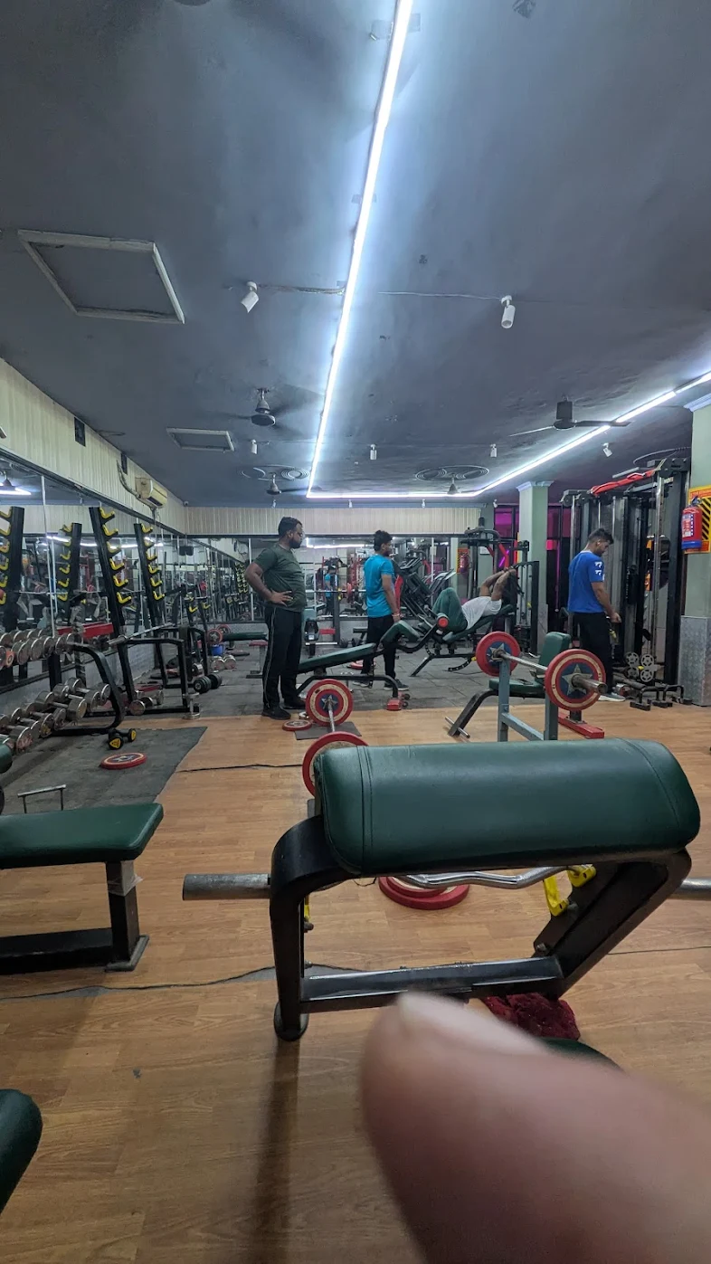 Bench press and heavy lifting zone